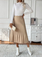 Load image into Gallery viewer, Perfee Pleated Midi Sweater Skirt