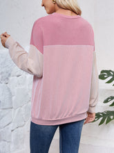 Load image into Gallery viewer, Color Block Round Neck Long Sleeve Sweatshirt