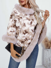 Load image into Gallery viewer, Furry Contrast Three-Quarter Poncho