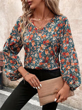 Load image into Gallery viewer, Printed V-Neck Balloon Sleeve Blouse