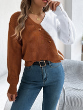 Load image into Gallery viewer, Two-Tone V-Neck Long Sleeve Sweater