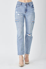 Load image into Gallery viewer, RISEN Distressed Slim Cropped Jeans
