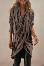 Load image into Gallery viewer, Full Size Contrast Long Sleeve Longline Top