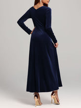 Load image into Gallery viewer, Square Neck Long Sleeve Velvet Dress