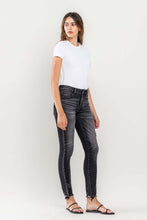 Load image into Gallery viewer, Lovervet Raw Hem Cropped Skinny Jeans