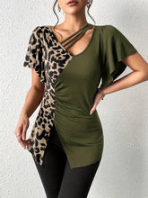 Load image into Gallery viewer, Ruched Leopard Flutter Sleeve T-Shirt