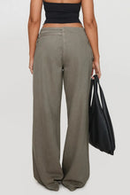 Load image into Gallery viewer, Wide Leg Jeans with Pockets