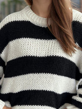 Load image into Gallery viewer, Contrast Striped Round Neck Long Sleeve Sweater