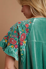 Load image into Gallery viewer, Umgee Velvet Embroidery Short Sleeve Blouse