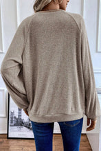 Load image into Gallery viewer, Quarter Buttoned Long Sleeve Blouse
