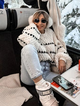 Load image into Gallery viewer, Contrast Round Neck Long Sleeve Sweater