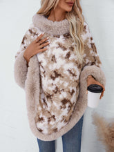 Load image into Gallery viewer, Furry Contrast Three-Quarter Poncho