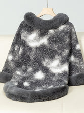 Load image into Gallery viewer, Furry Contrast Three-Quarter Poncho