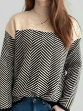 Load image into Gallery viewer, Contrast Turtleneck Long Sleeve Sweater