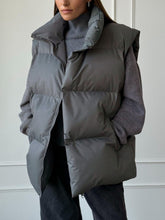 Load image into Gallery viewer, Zip Up Turtleneck Vest Coat
