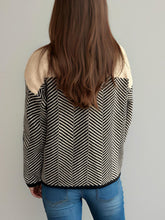 Load image into Gallery viewer, Contrast Turtleneck Long Sleeve Sweater
