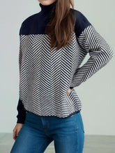 Load image into Gallery viewer, Contrast Turtleneck Long Sleeve Sweater