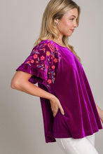 Load image into Gallery viewer, Umgee Full Size Velvet Embroidery Short Sleeve Blouse