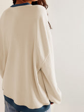 Load image into Gallery viewer, Contrast Trim Round Neck Long Sleeve Sweatshirt