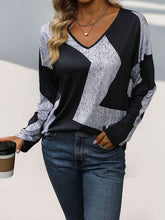 Load image into Gallery viewer, Color Block V-Neck Long Sleeve T-Shirt