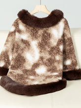 Load image into Gallery viewer, Furry Contrast Three-Quarter Poncho