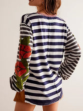 Load image into Gallery viewer, Striped Round Neck Long Sleeve Sweatshirt