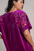 Load image into Gallery viewer, Umgee Full Size Velvet Embroidery Short Sleeve Blouse