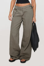 Load image into Gallery viewer, Wide Leg Jeans with Pockets