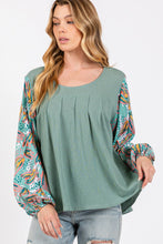 Load image into Gallery viewer, SAGE + FIG Ruched Round Neck Printed Bubble Sleeve Top