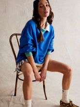 Load image into Gallery viewer, Contrast Trim Round Neck Long Sleeve Sweatshirt