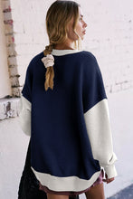 Load image into Gallery viewer, Color Block Round Neck Long Sleeve Sweatshirt