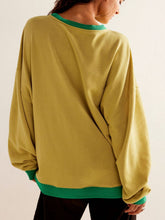 Load image into Gallery viewer, Contrast Trim Round Neck Long Sleeve Sweatshirt