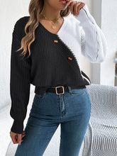 Load image into Gallery viewer, Two-Tone V-Neck Long Sleeve Sweater