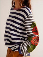 Load image into Gallery viewer, Striped Round Neck Long Sleeve Sweatshirt