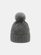 Load image into Gallery viewer, Roll Rim Cable-Knit Hat