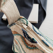 Load image into Gallery viewer, Adjustable Strap Medium Shoulder Bag