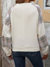 Load image into Gallery viewer, Plaid Round Neck Long Sleeve Sweatshirt