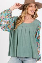 Load image into Gallery viewer, SAGE + FIG Ruched Round Neck Printed Bubble Sleeve Top