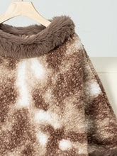 Load image into Gallery viewer, Furry Contrast Three-Quarter Poncho