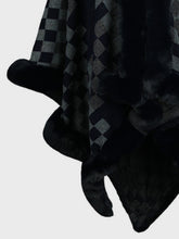 Load image into Gallery viewer, Fuzzy Checkered Long Sleeve Poncho