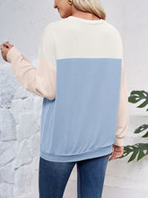 Load image into Gallery viewer, Color Block Round Neck Long Sleeve Sweatshirt
