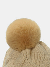 Load image into Gallery viewer, Roll Rim Cable-Knit Hat