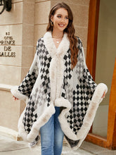 Load image into Gallery viewer, Fuzzy Checkered Long Sleeve Poncho