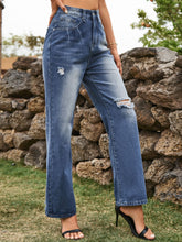Load image into Gallery viewer, Distressed Jeans with Pockets