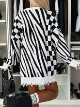 Load image into Gallery viewer, Contrast Round Neck Long Sleeve Oversize Sweater