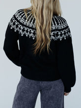 Load image into Gallery viewer, Contrast Turtleneck Long Sleeve Sweater