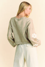 Load image into Gallery viewer, Davi &amp; Dani Floral Drop Shoulder Cropped Sweater