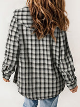 Load image into Gallery viewer, Plaid Snap Down Plush Hooded Jacket