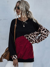 Load image into Gallery viewer, Perfee Leopard Contrast Long Sleeve Sweatshirt