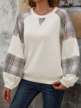 Load image into Gallery viewer, Plaid Round Neck Long Sleeve Sweatshirt
